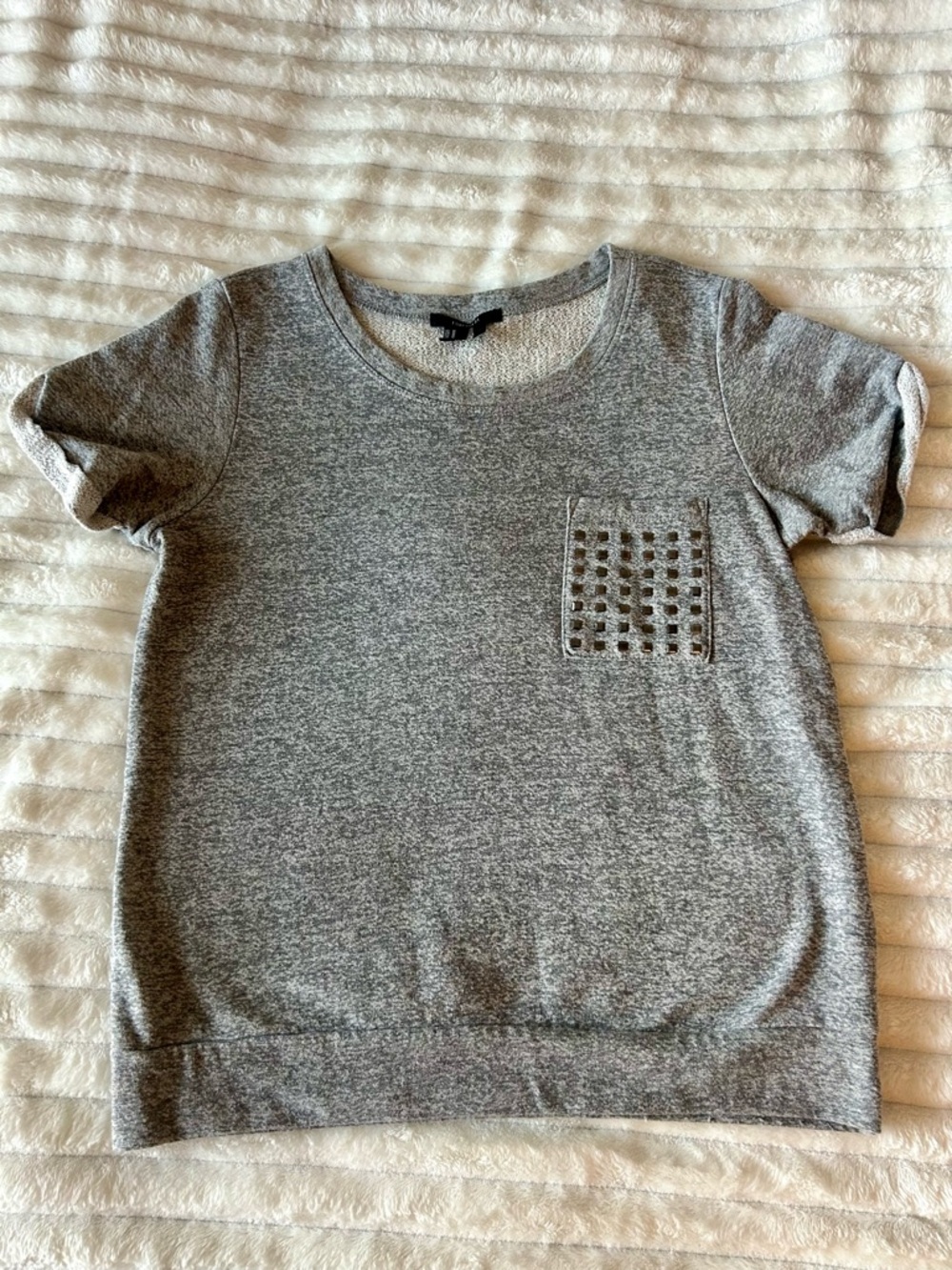 🩶Forever 21 Gray Short Sleeve Crew Neck Sweater